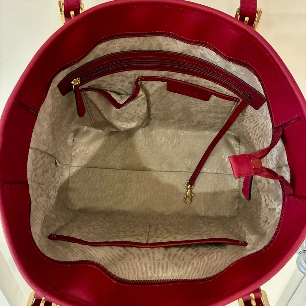 Michael Kors Jet Set Saffiano Leather Pocket Tote
